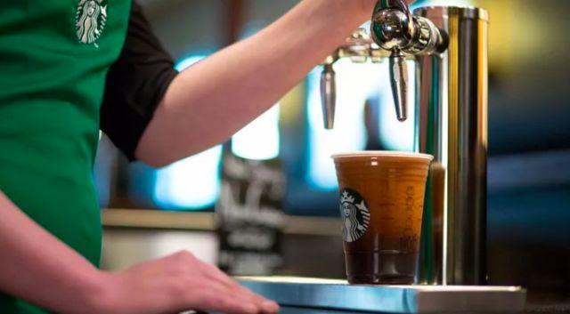 为什么说瑞幸打败星巴克,被瑞幸反超星巴克慌了吗
