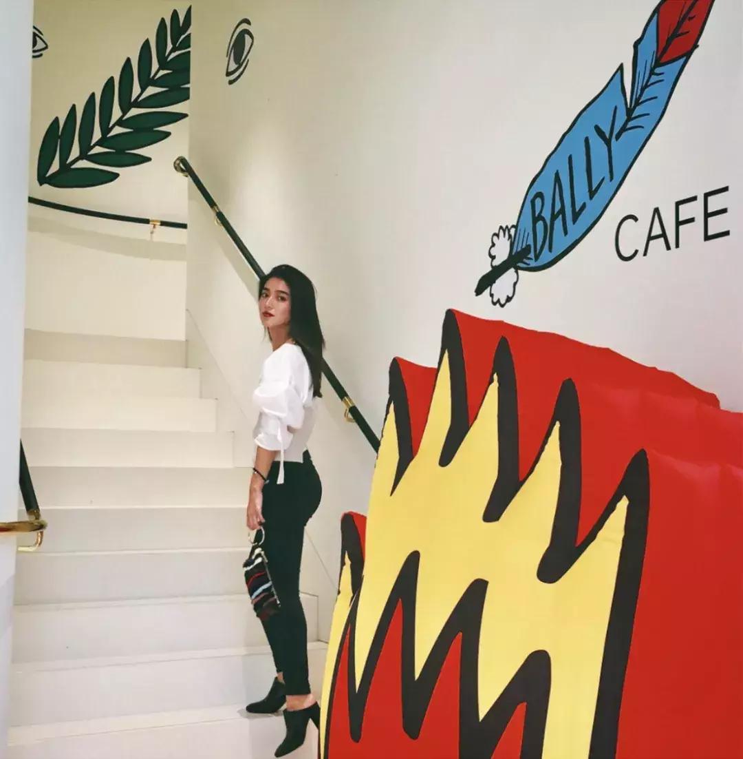 今年最火的包包四季,今年夏天流行什么包包