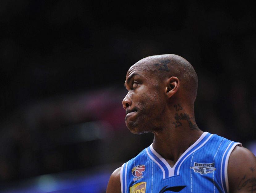 马布里是怎么拿到中国国籍的,马布里是怎么拿到中国绿卡的