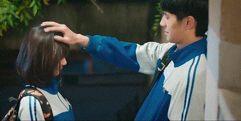 一辈子不穿运动鞋,不买双运动鞋总感觉自己老了