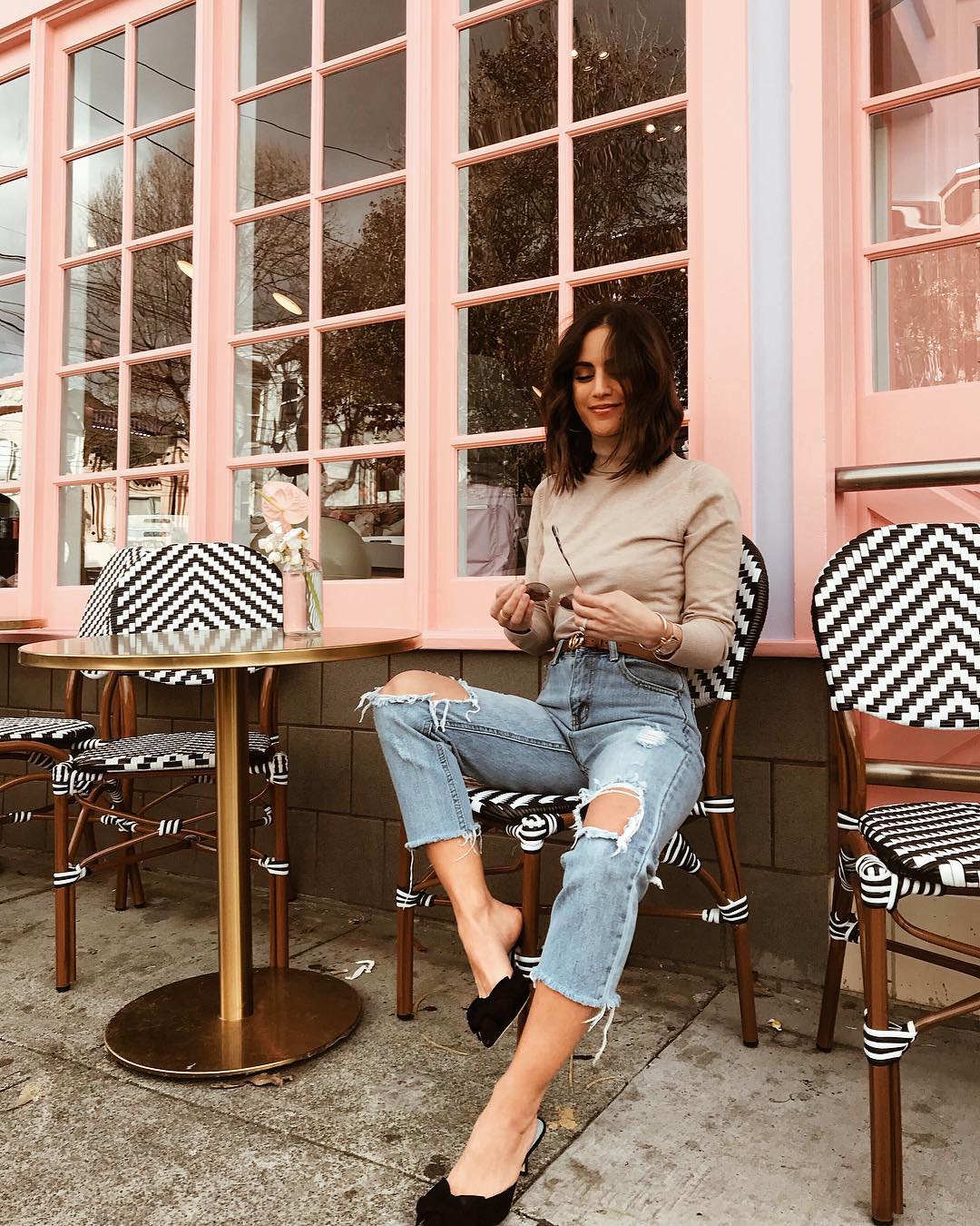 破洞牛仔裤的穿搭技巧学生党,破洞牛仔裤怎么穿搭新款