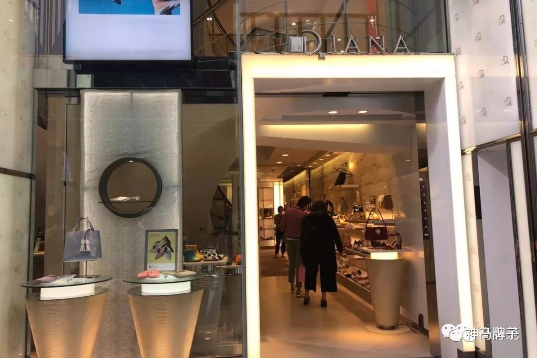 唐晶款英伦风圆头女鞋,唐晶同款鞋厚高跟鞋