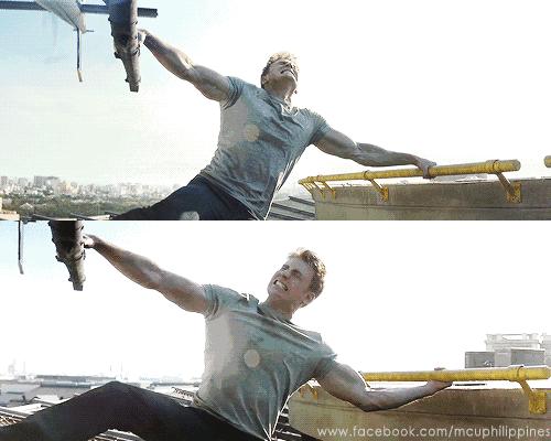 因性感胸肌，被黑粉称“甜心大胸”，美队凭什么成为复联老大？