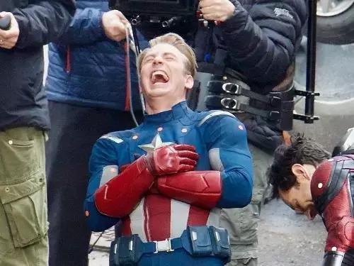 这年头不会画画，都不好意思说自己是漫威粉