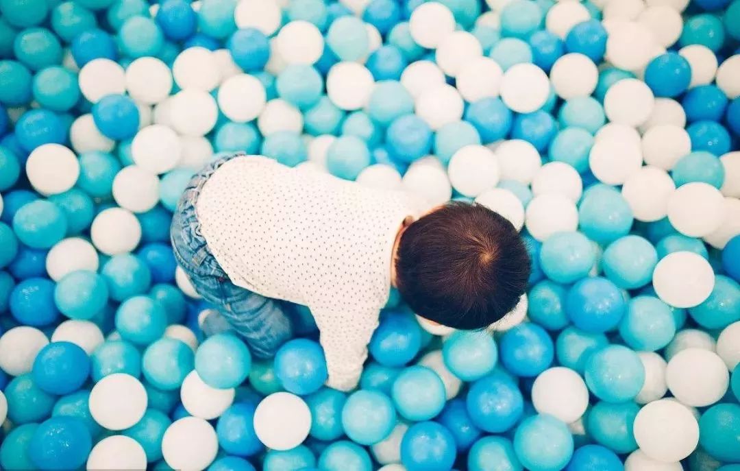 松江免费开放的足球场,松江万达草坪