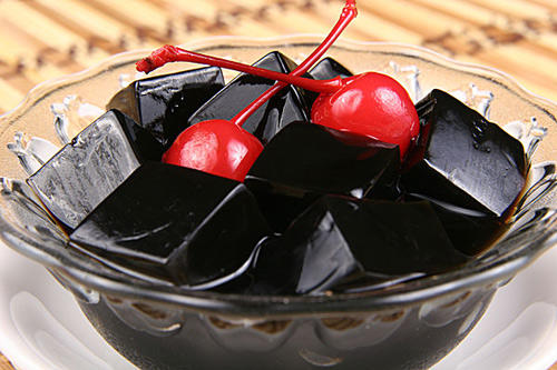 龟苓膏只有怎么样才好吃,龟苓膏真正的做法里面有没有龟壳