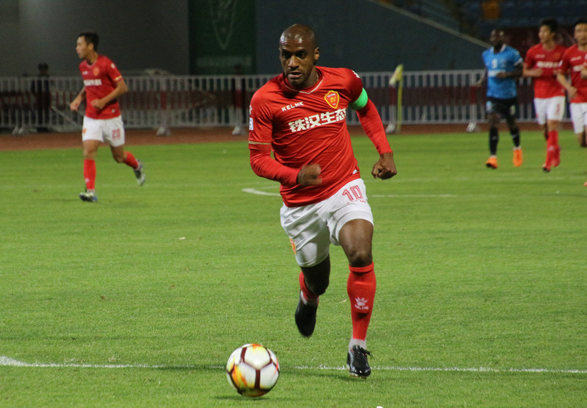 穆里奇停赛8场梅县要裁他吗？当然不！租个中超外援替鸡爷挺好的