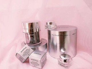 素颜霜推荐挺亮不明显的,推荐真正好用的素颜霜涂身体