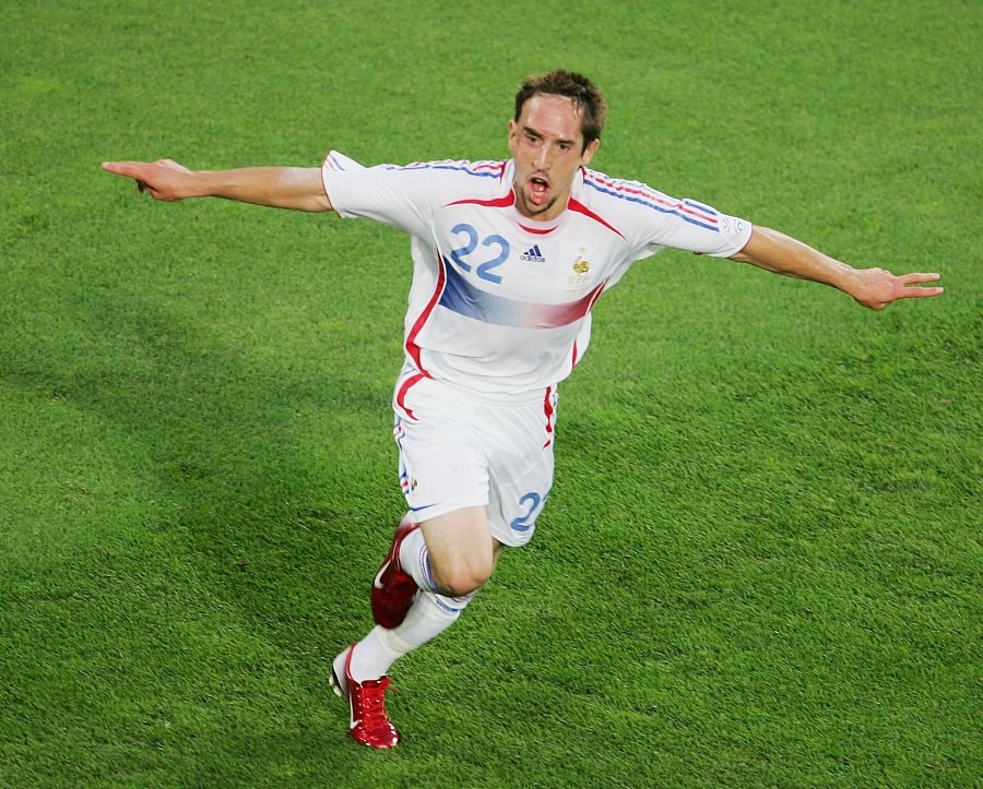 将军白发征夫泪的上一句,将军白发征夫泪下一句是什么