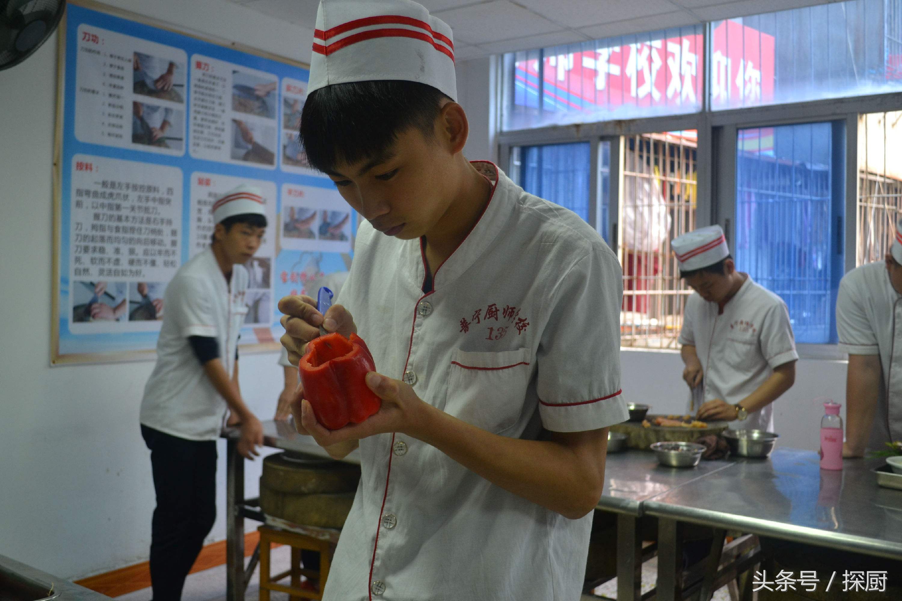 做厨师必须经历的三件事,做厨师真的累不累