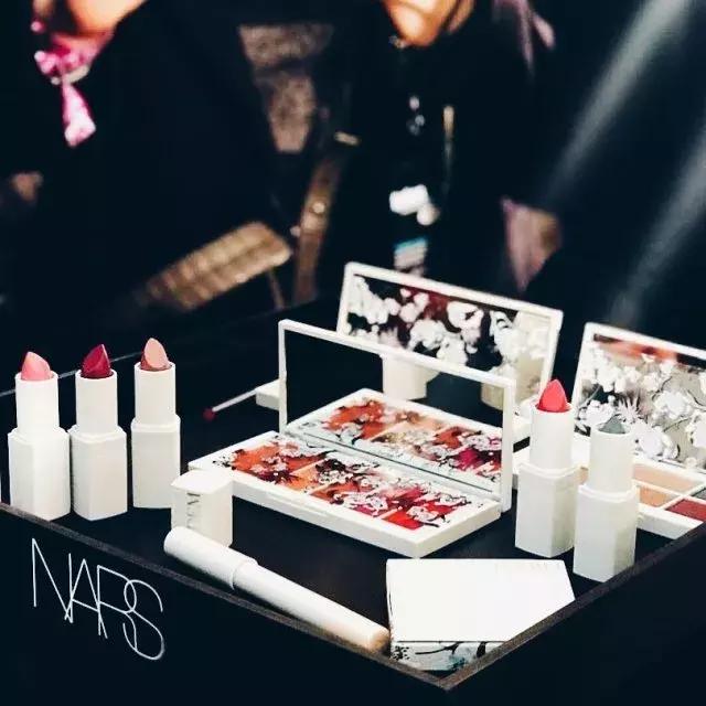 mac出的新品银管口红,nars白皮唇釉