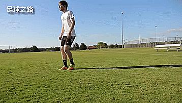 如何侧身接长传球,边后卫接球要领和处理球要领