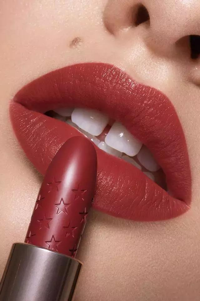 明星涂的大牌口红,明星唇色哪个颜色好看