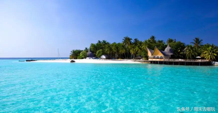 去了夏威夷才知道女人不用穿bra,去了斐济才知道,男人不爱穿裤子