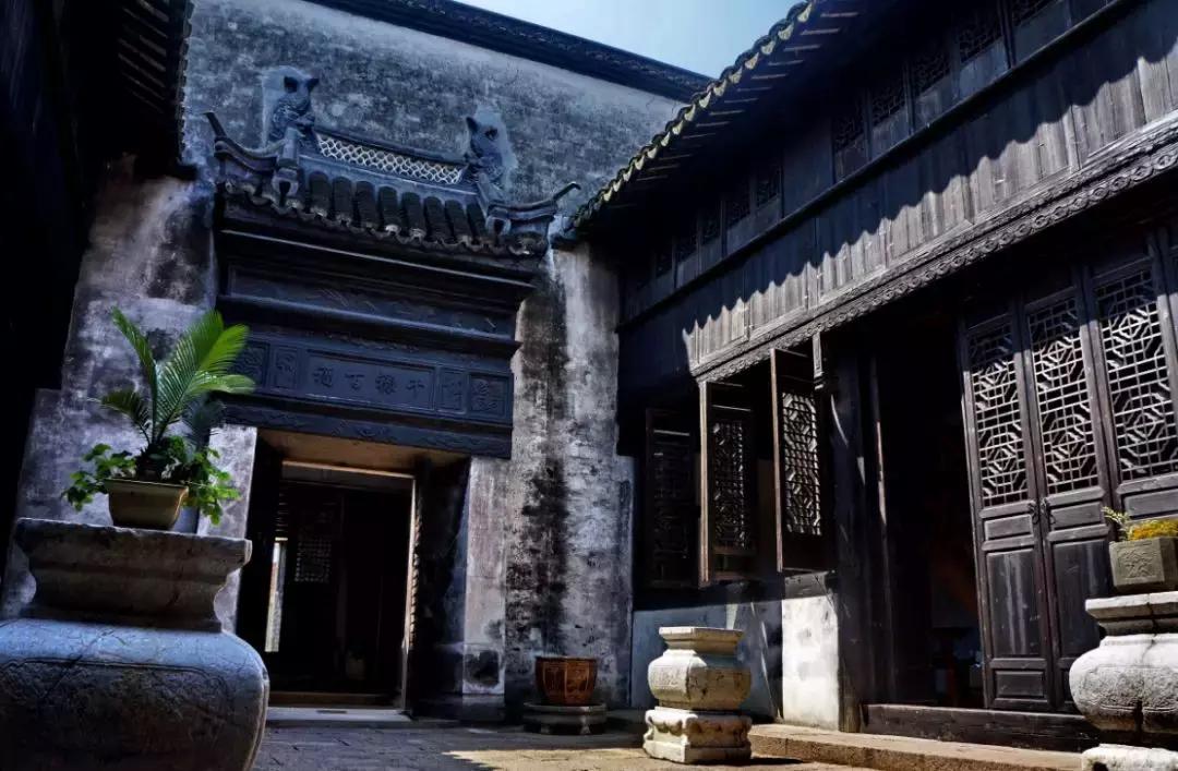 嘉兴西塘旁边还有什么好玩的地方,乌镇和西塘都在嘉兴吗