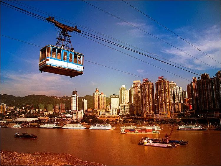 重庆夜景真的比香港好看吗,重庆夜景为什么比香港还繁华