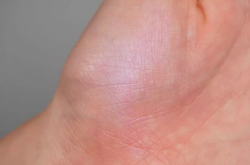 这个牌子出什么都火到断货，女生必须入一个