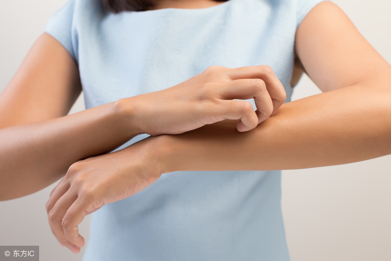 手心起水泡痒而且脱皮是湿疹吗,湿疹脱皮后痒怎么回事