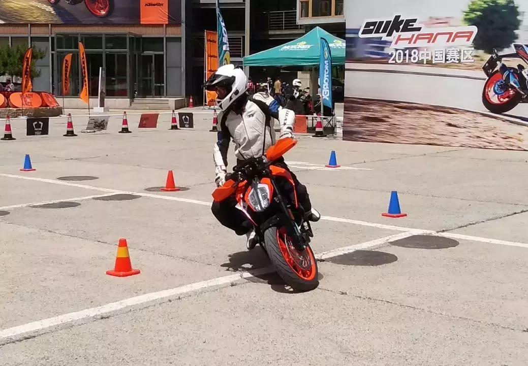 ktm390duke老款改新款,最新款ktm390duke座高