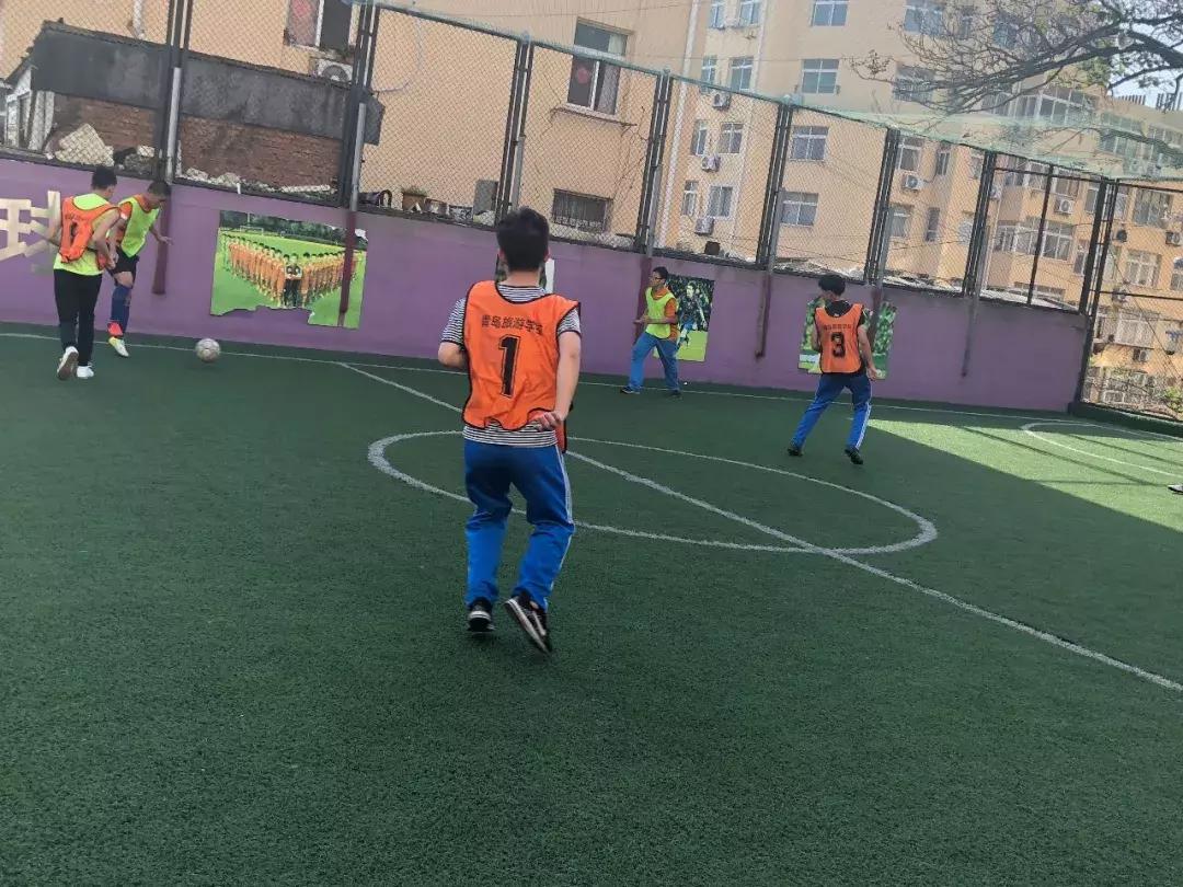 六秩风华行者如歌｜胜不骄，败不馁——2017级6班足球赛小结