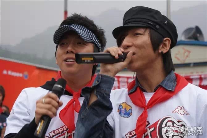 穿越地震带之什邡日记：地震周年谭咏麟黄日华众明星到蓥华小学