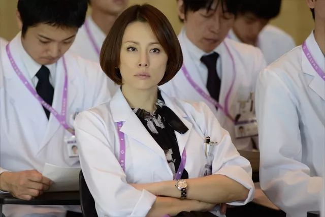 打瘦脸针吗?假药2.3元,真药2300元!