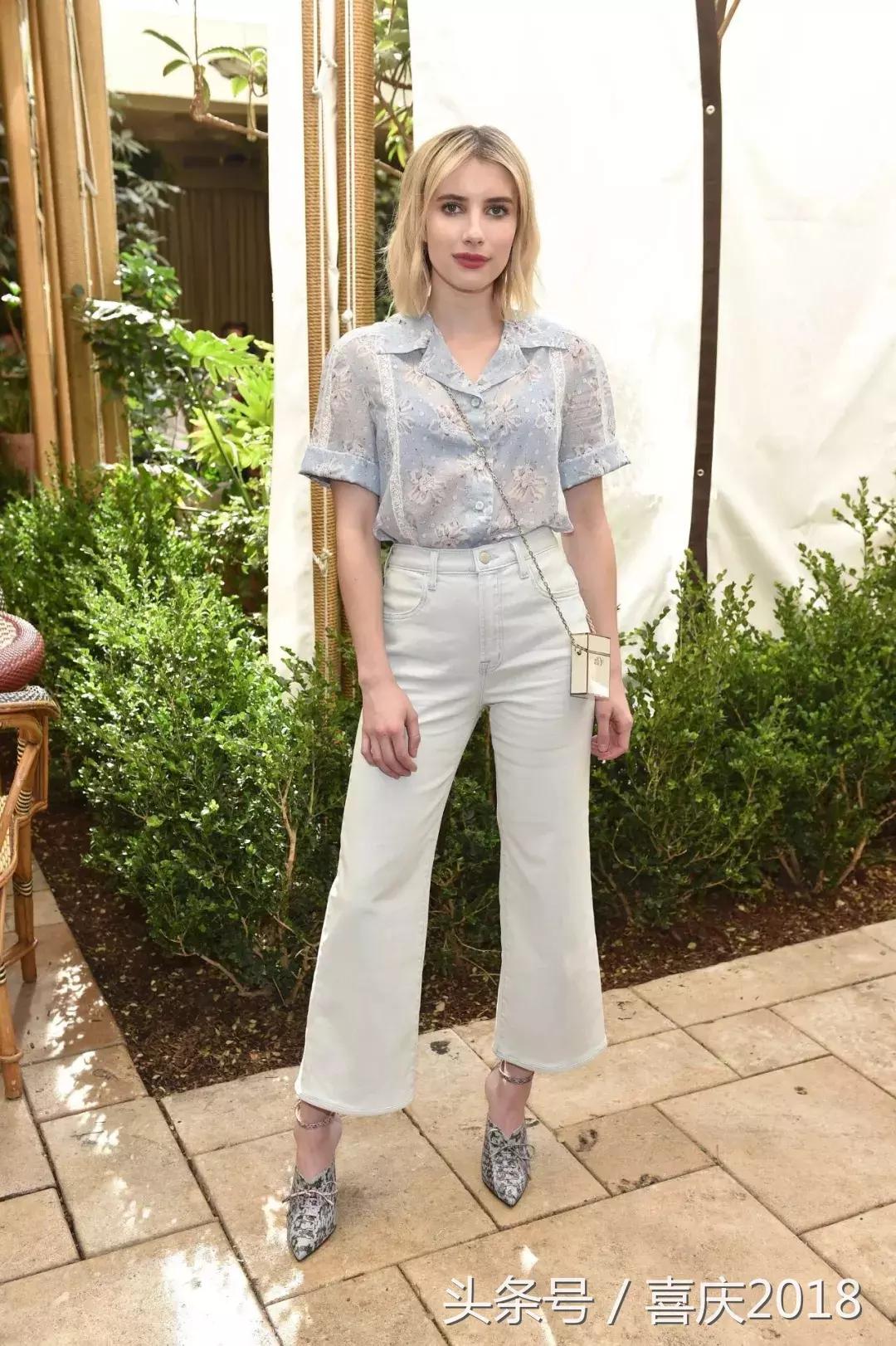 玫红色包包配什么颜色衣服好看,雾霾蓝包包配什么颜色衣服好看