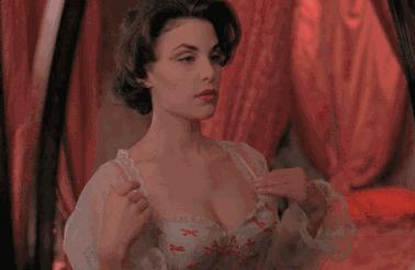 自从找到大胸的高级穿衣技巧，闺蜜再也不嫌弃我穿的像“大婶”了