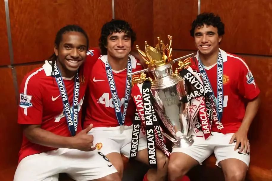 巴西4400万铁腰这特点吸引曼联！身高不足一米七，组织力征服穆帅