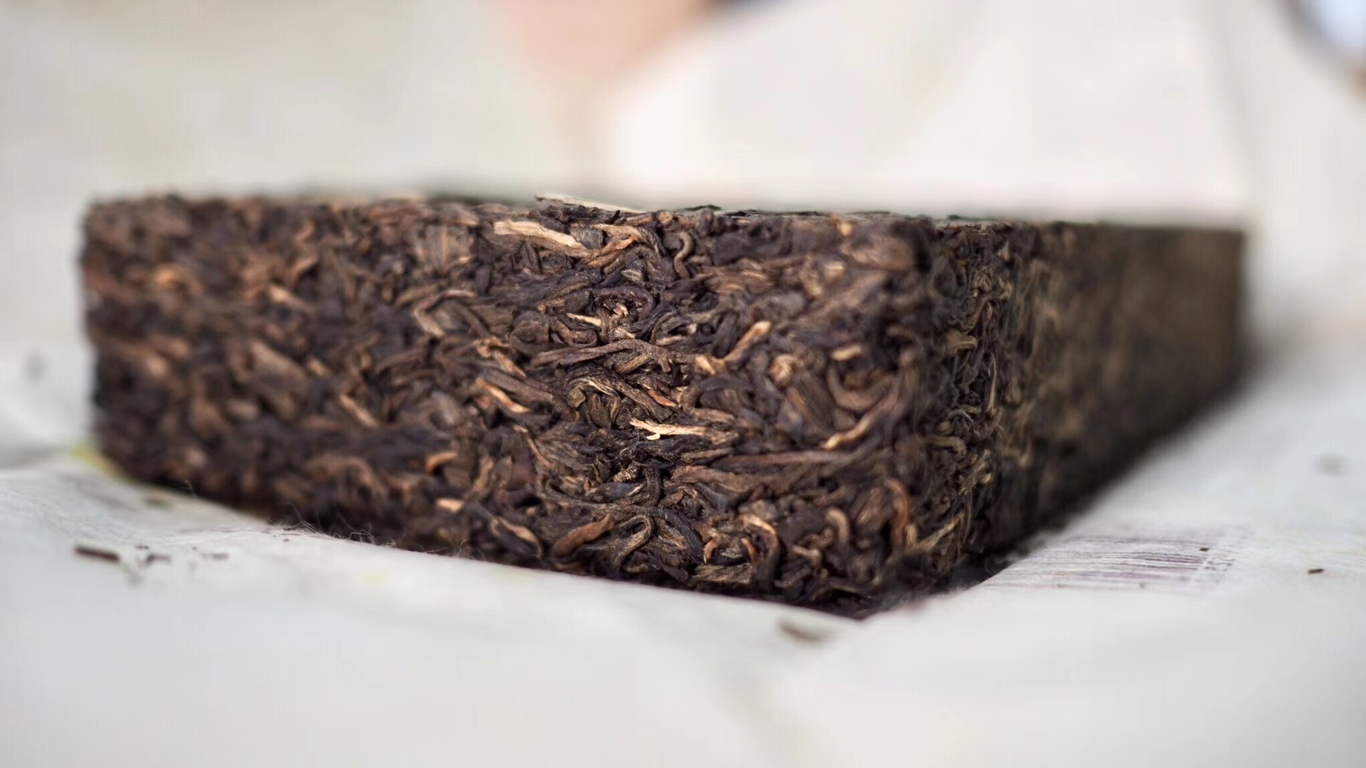 勐库戎氏乔木王茶砖1000克,2013年勐库千年古树茶砖1000克