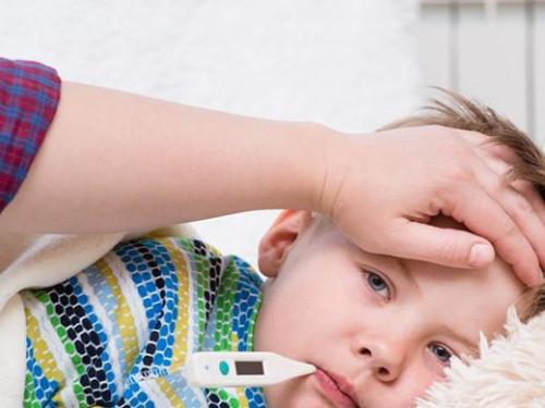 宝宝肺炎了怎么办要输液吗,宝宝肺炎输液一般多久能好