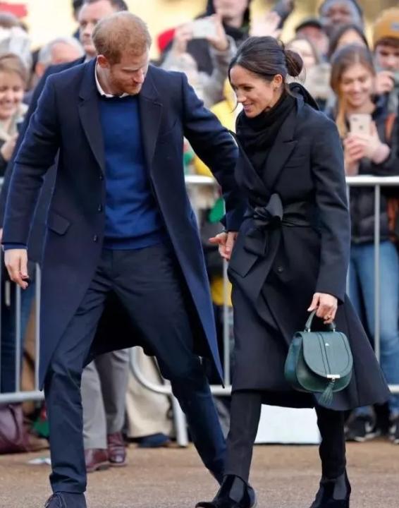 梅根王妃包价格,英国王妃梅根包包