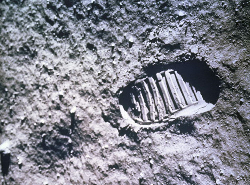 近50年为什么没有再次登月,登月真实性有没有被质疑过