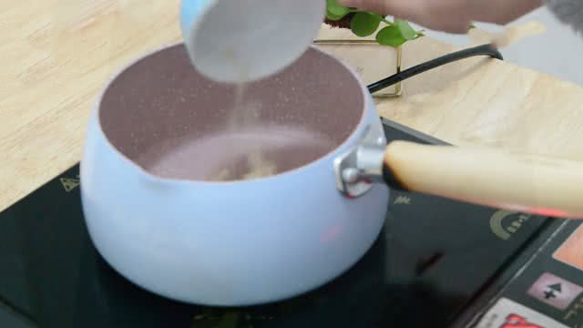 钵仔糕怎样才能看起来晶莹剔透,教你做钵仔糕