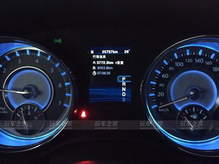 克莱斯勒300c发动机好吗,克莱斯勒300c移植v8发动机