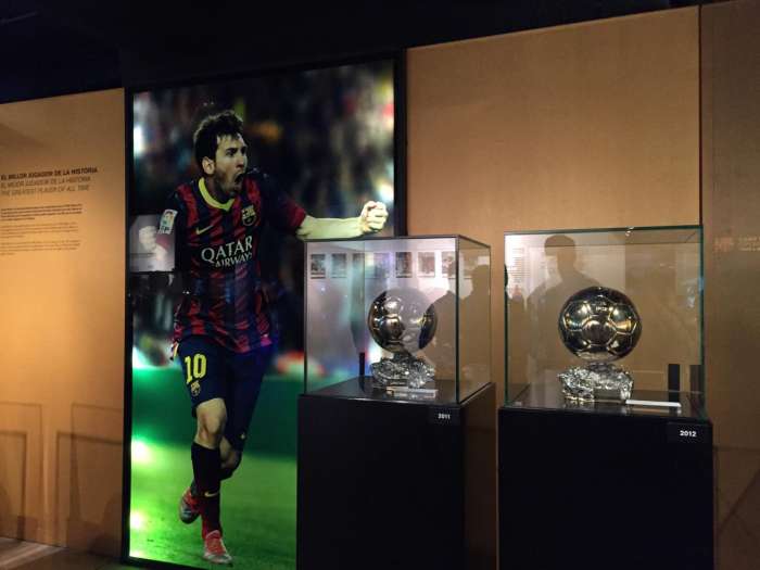 巴萨主场诺坎普是城市名吗,巴萨主场诺坎普颠球