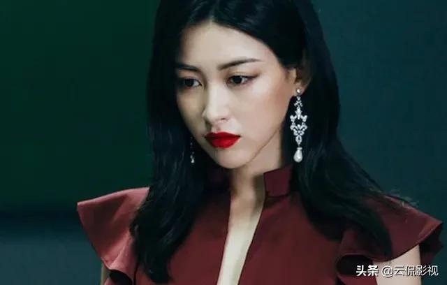 她被称为中国第一网红,她被誉为最美小龙女