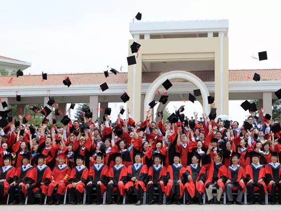 当你一无所有的时候谁会陪着你,当你一无所有的时候谁还会陪着你