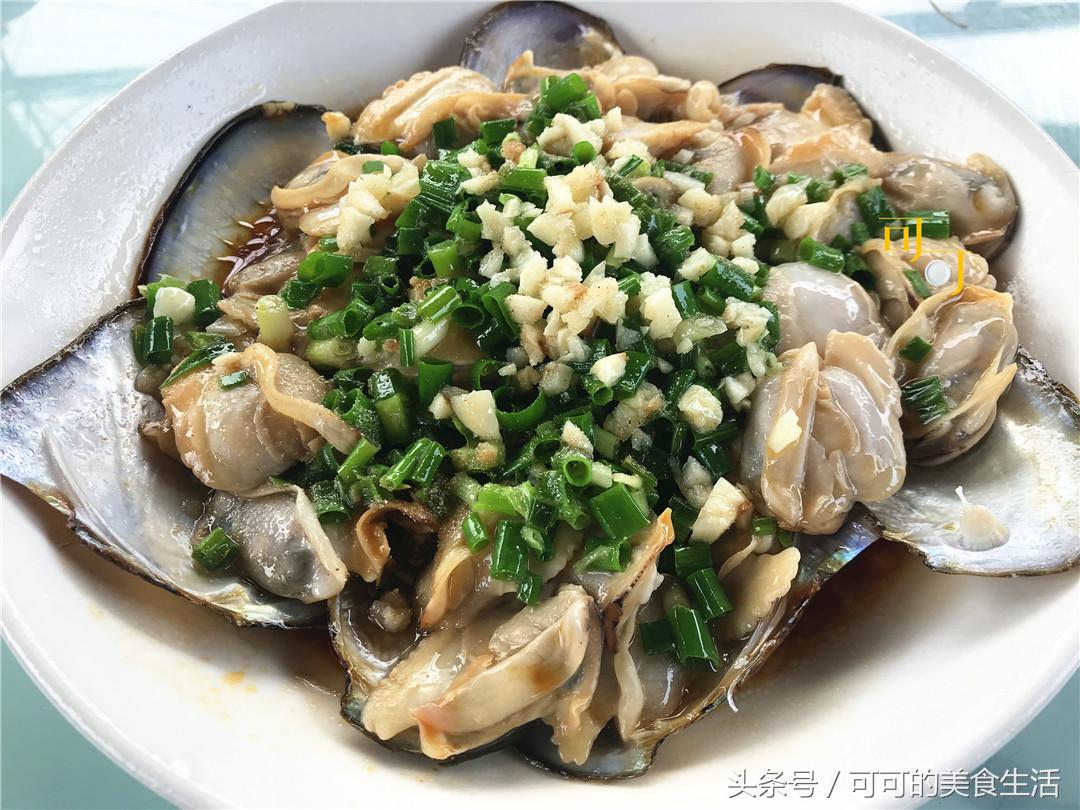 在新安江镇的农家乐，四个菜200元，第一次吃到新鲜河蚌