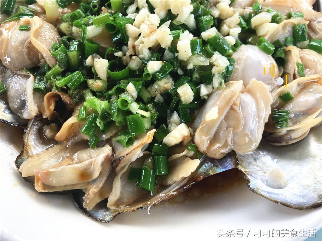 在新安江镇的农家乐，四个菜200元，第一次吃到新鲜河蚌