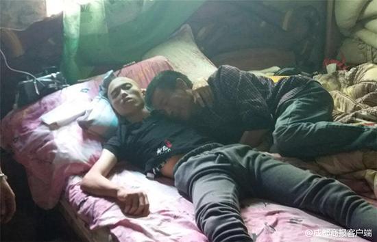 小伙子喝下百草枯家人放弃治疗,29岁小伙喝百草枯亲人放弃治疗