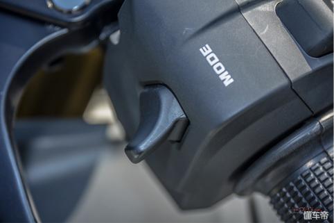 本田cbr250rr四缸水冷跑车,本田cbr250rr是街跑吗