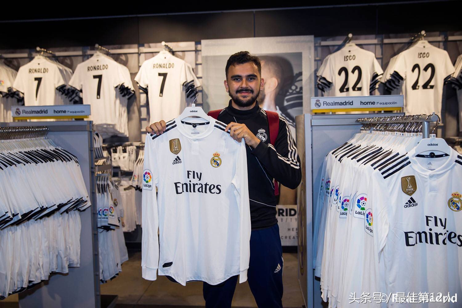 皇马新赛季客场球衣彩色印号,皇马8-19赛季球衣细节