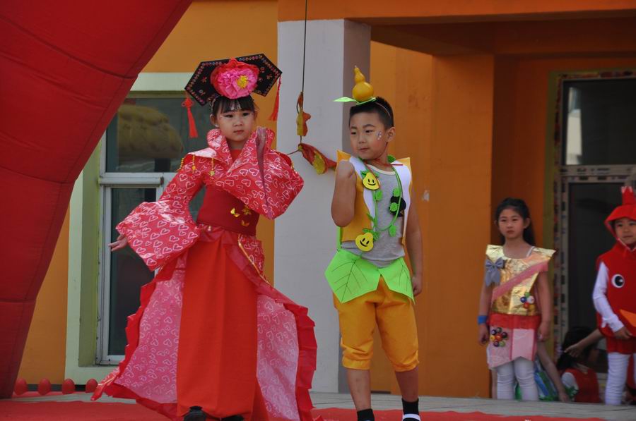 幼儿园忆童年拾童趣六一运动会,幼儿园庆六一彩虹伞亲子运动会