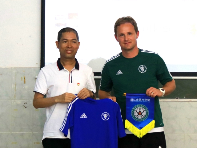 足梦视界｜中英足球文化交流，首站湛江轰动全城