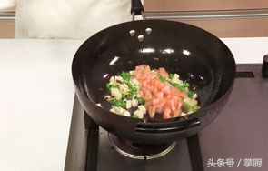 豌豆烧冬笋香菇怎么做好吃,冬笋最好吃的做法家常菜