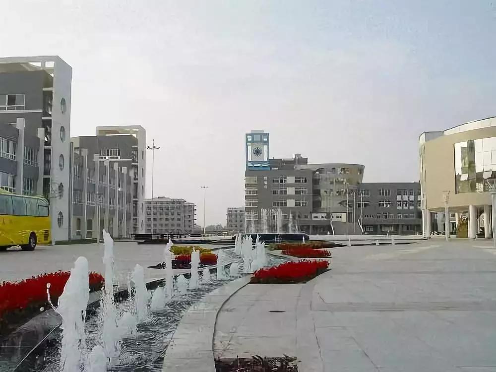 安徽阜阳五中学校好吗,阜阳五中是哪个镇