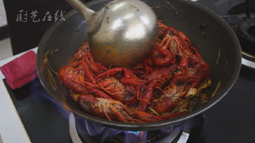 十三香小龙虾的正宗做法不放啤酒,十三香小龙虾特色做法色香味俱全