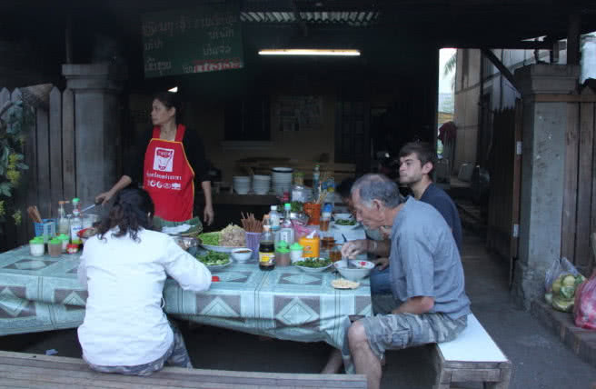 到了老挝可以带多少人民币,到了老挝要带多少钱