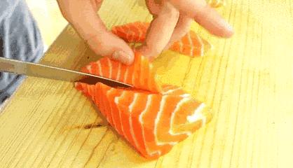 真假三文鱼颜色,真假三文鱼肉质口感有什么区别